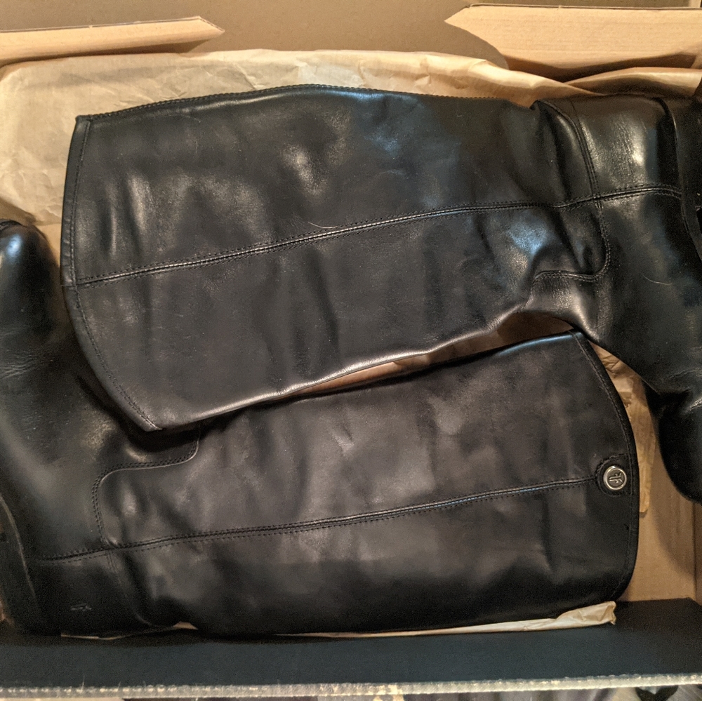 Frye Melissa button 2